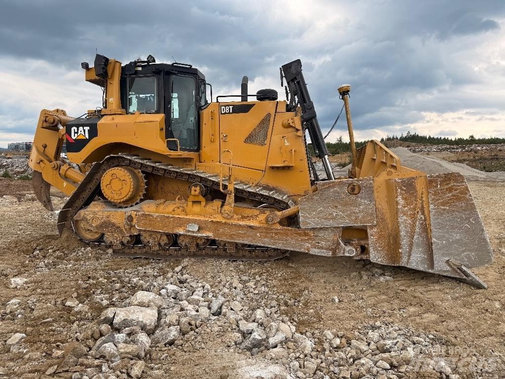 CAT D 8 T Pásové dozery