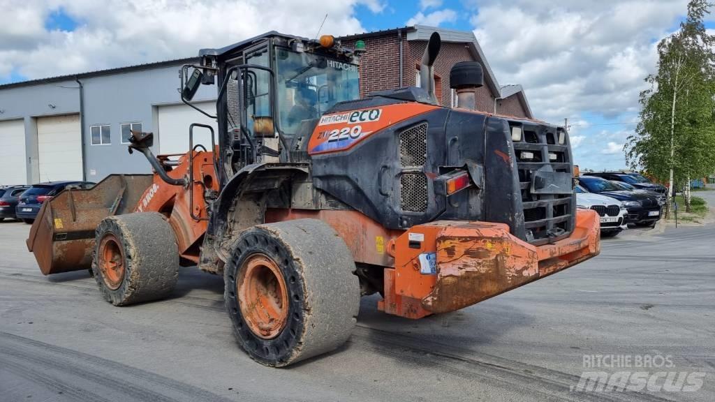 Hitachi ZW 220-6 Kolové nakladače