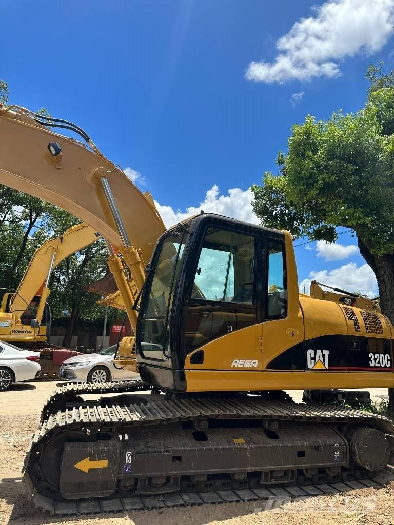 CAT CAT320C Midi rýpadla 7t - 12t
