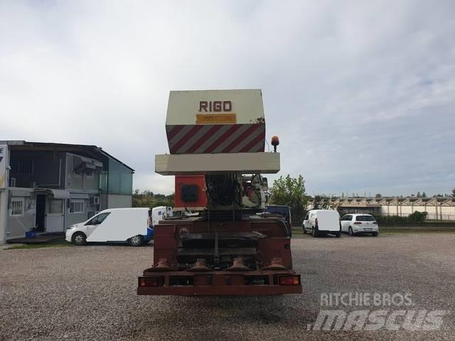 Rigo RTT600 Jeřáby pro těžký terén