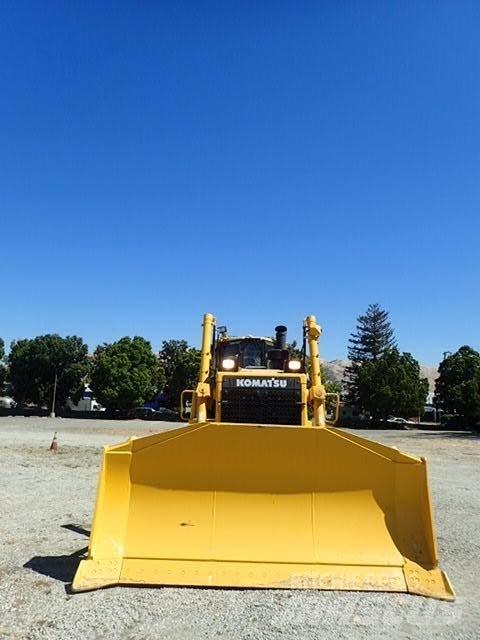 Komatsu D155AXi-8 Pásové dozery