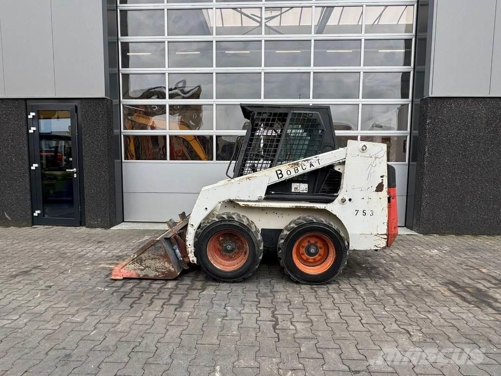 Bobcat 753 Smykem řízené nakladače