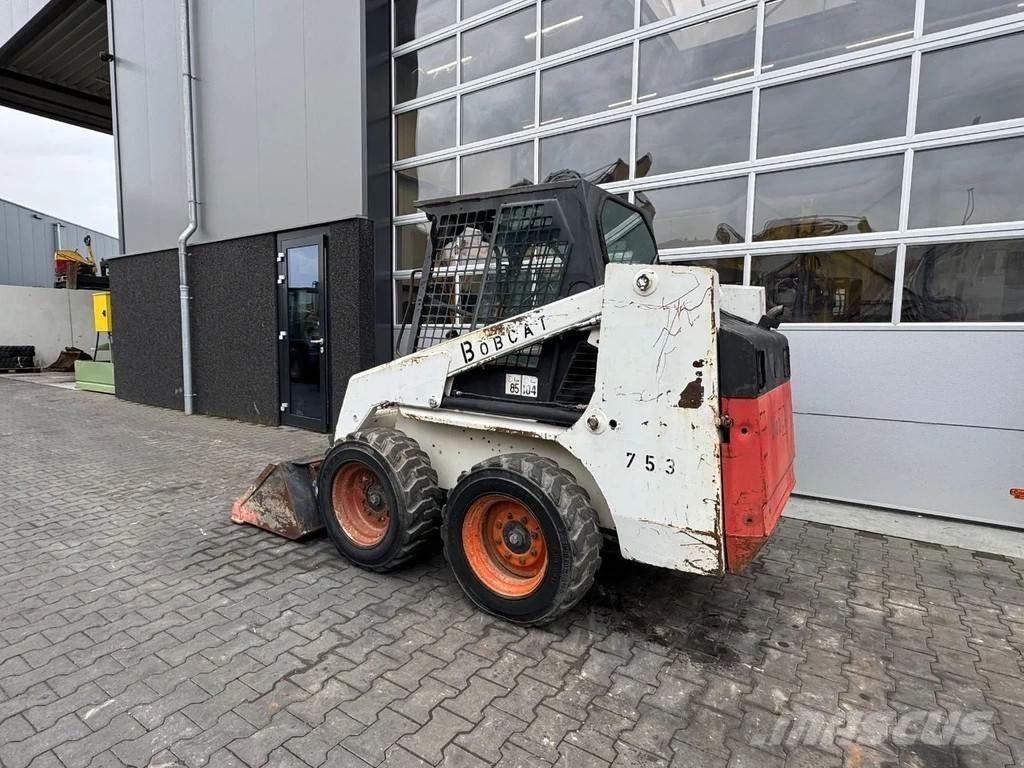 Bobcat 753 Smykem řízené nakladače