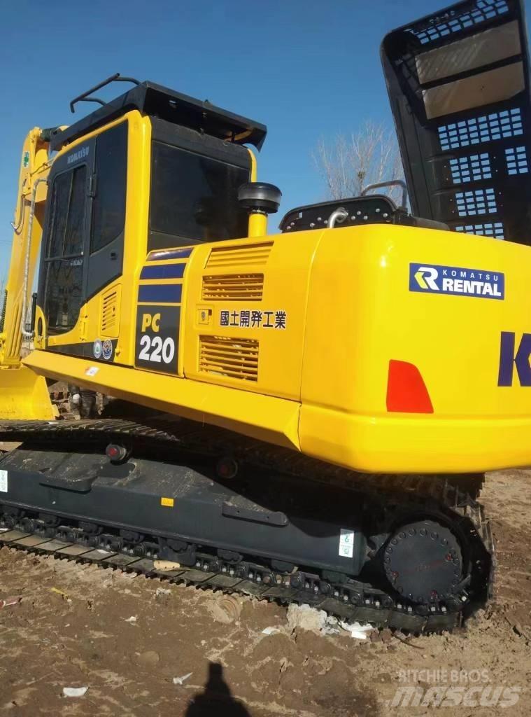 Komatsu PC 220-8 Pásová rýpadla