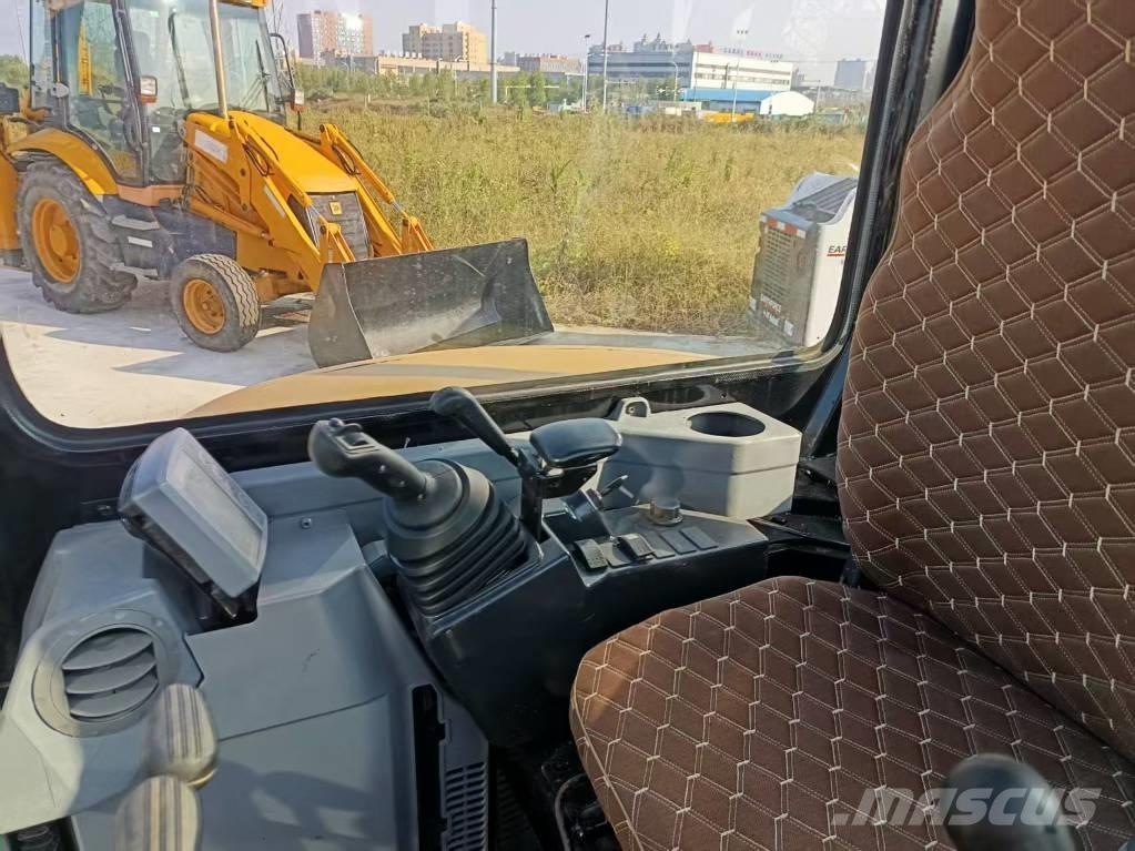 CAT 303.5 E CR Mini rýpadla < 7t