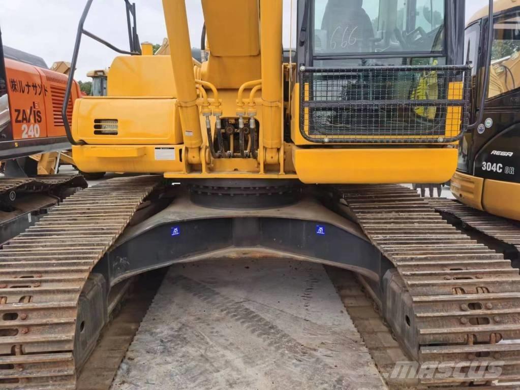Komatsu PC 200-8 Pásová rýpadla