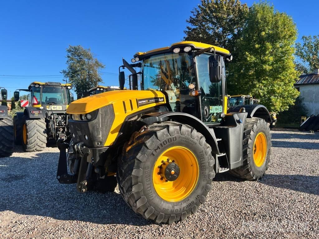 JCB Fastrac 4220 Traktory
