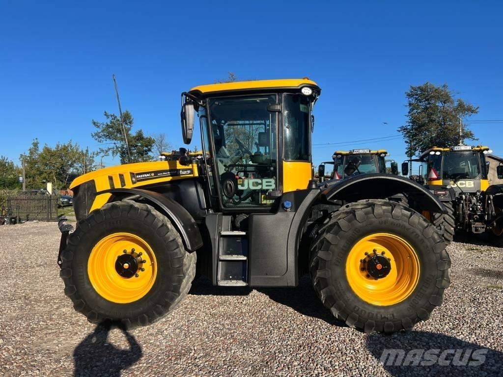JCB Fastrac 4220 Traktory