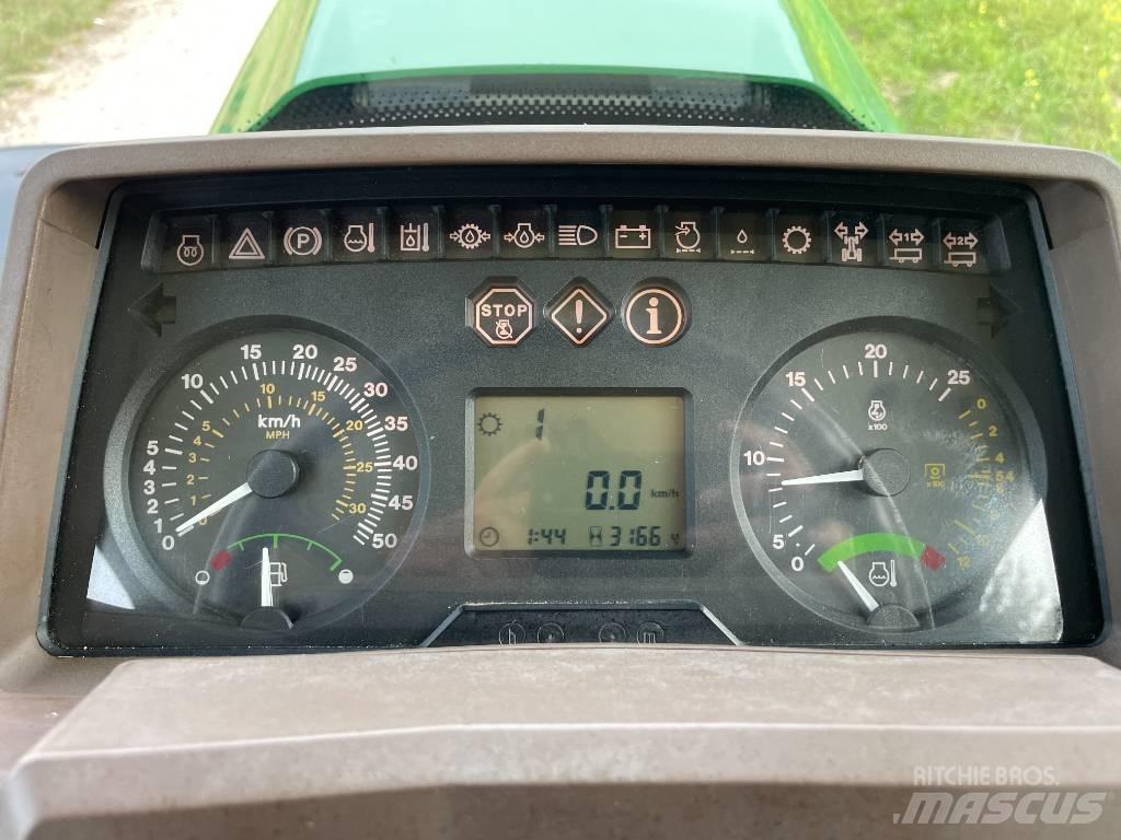 John Deere 6920 Traktory