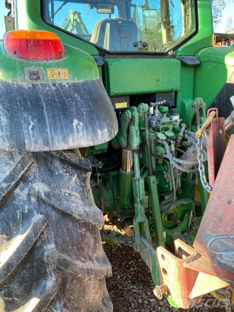John Deere 6620 Traktory