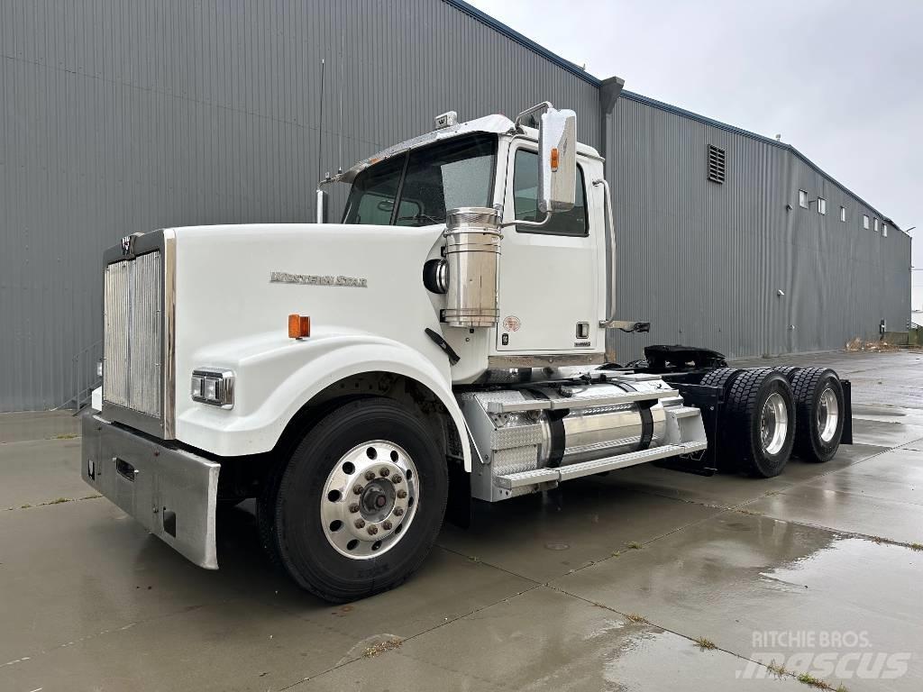 Western Star 4900 SF Tahače