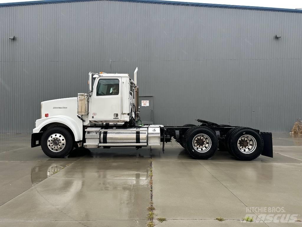 Western Star 4900 SF Tahače