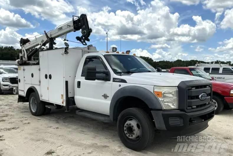 Ford F 550 XL SD Pásové jeřáby