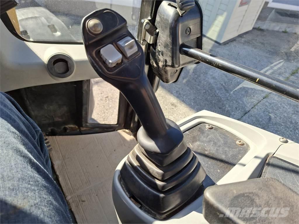 CAT 906H2 Kolové nakladače