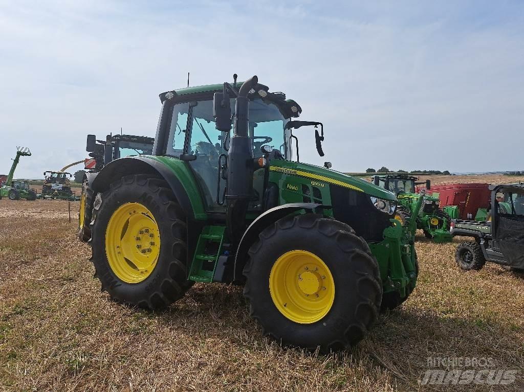 John Deere 6110M Traktory