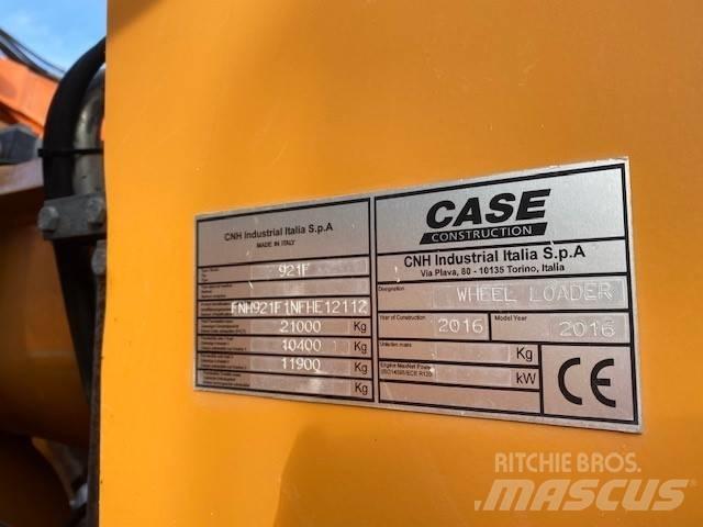 CASE 921F Kolové nakladače