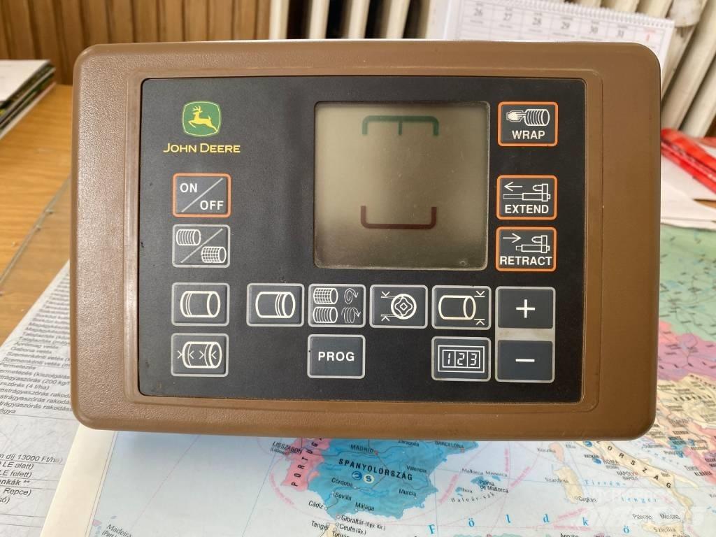 John Deere 852 Lis na válcové balíky