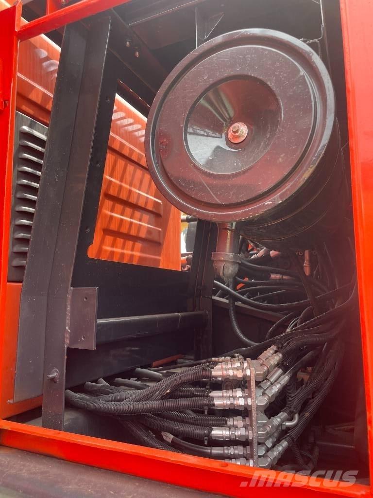 Doosan DX225LCA Pásová rýpadla