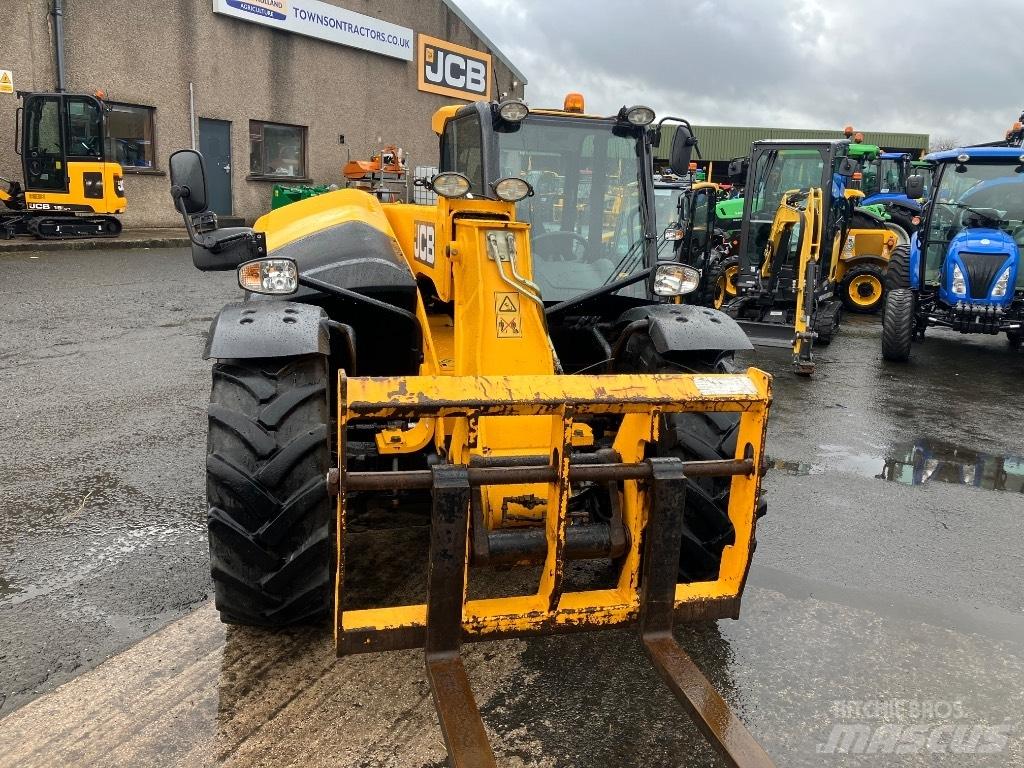 JCB 527-58 Agri Teleskopické nakladače pro zemědělství