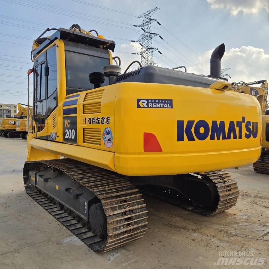 Komatsu PC 200-8 Pásová rýpadla