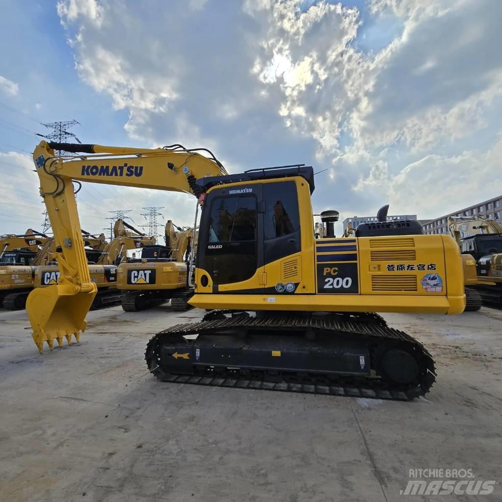 Komatsu PC 200-8 Pásová rýpadla
