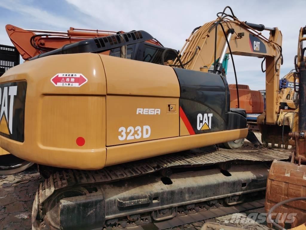 CAT 323D Pásová rýpadla