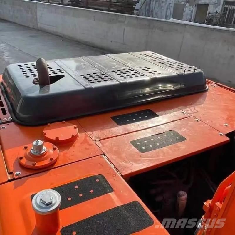 Hitachi ZX 200 Pásová rýpadla