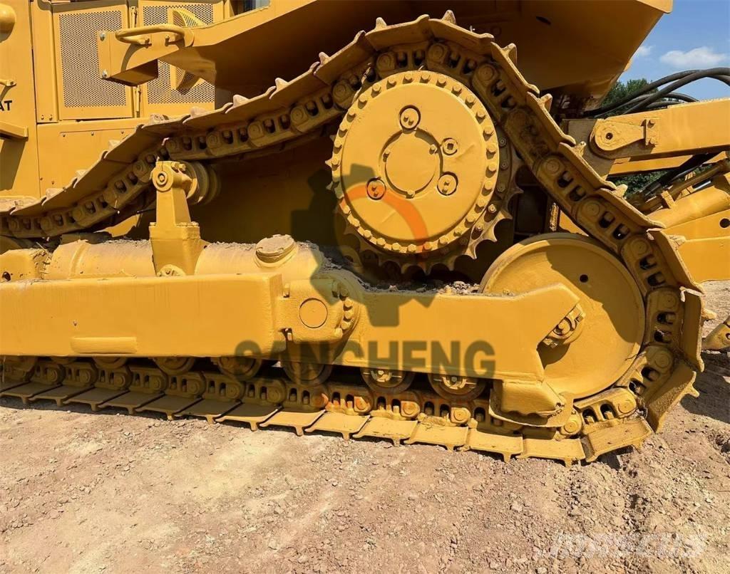 CAT D 8 R Pásové dozery
