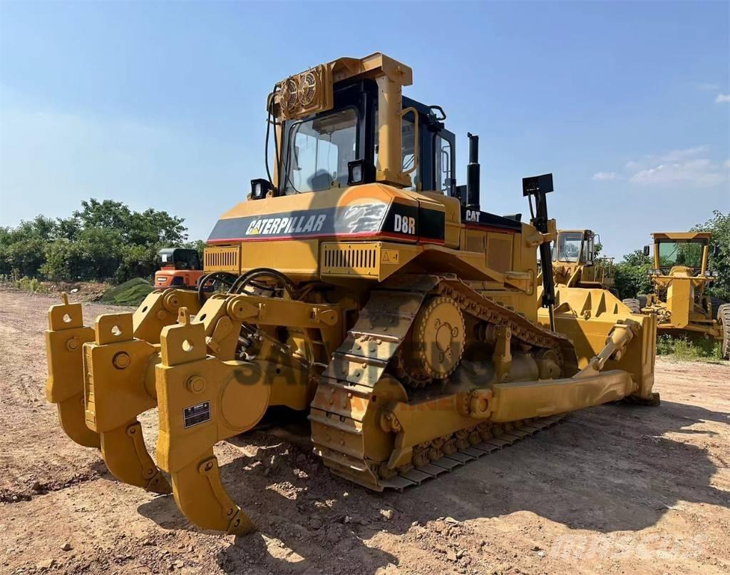 CAT D 8 R Pásové dozery
