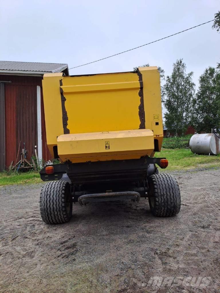 New Holland BR 7060 Lis na válcové balíky