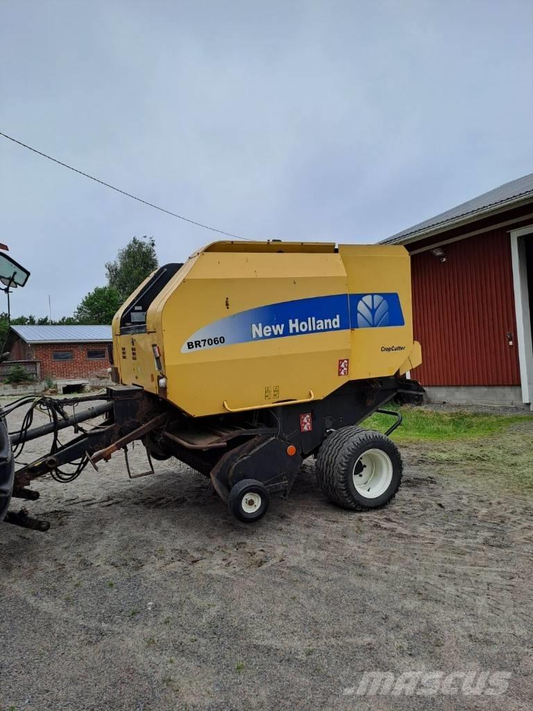 New Holland BR 7060 Lis na válcové balíky