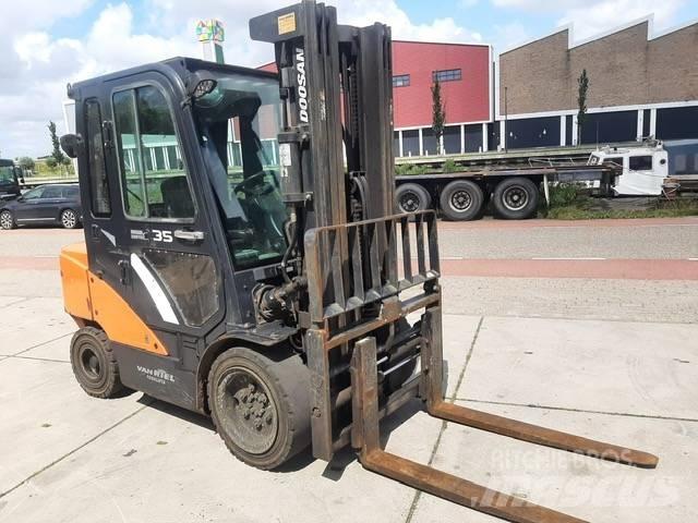 Doosan D 35 C-7 Dieselové vozíky