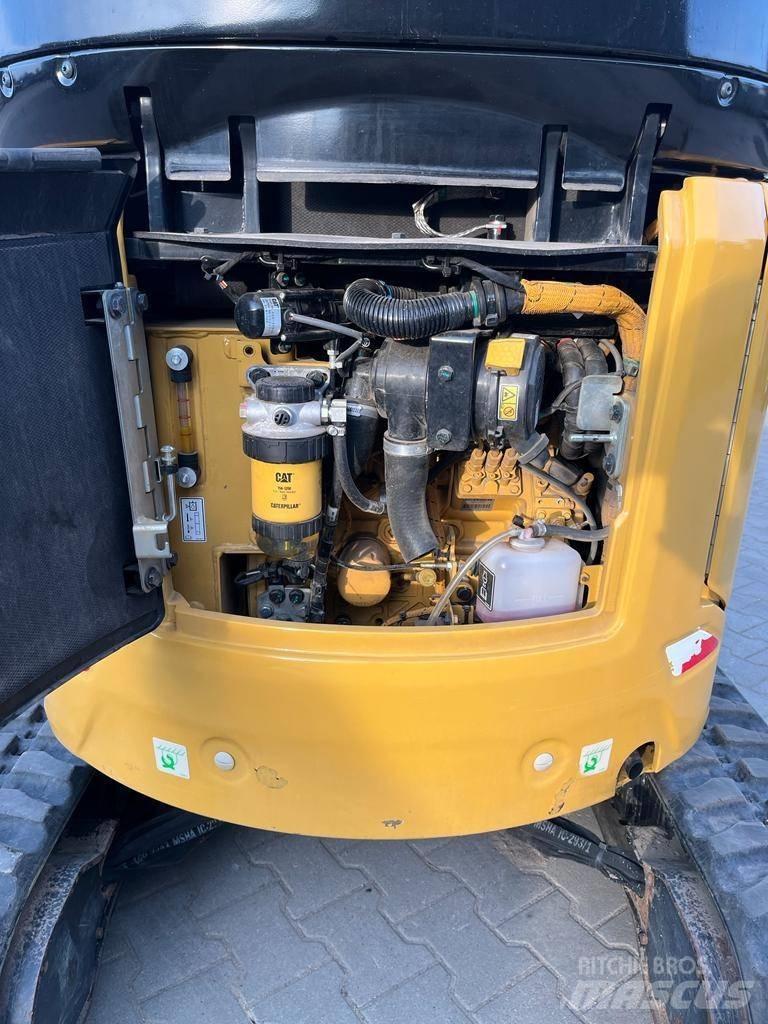 CAT 302 Mini rýpadla < 7t