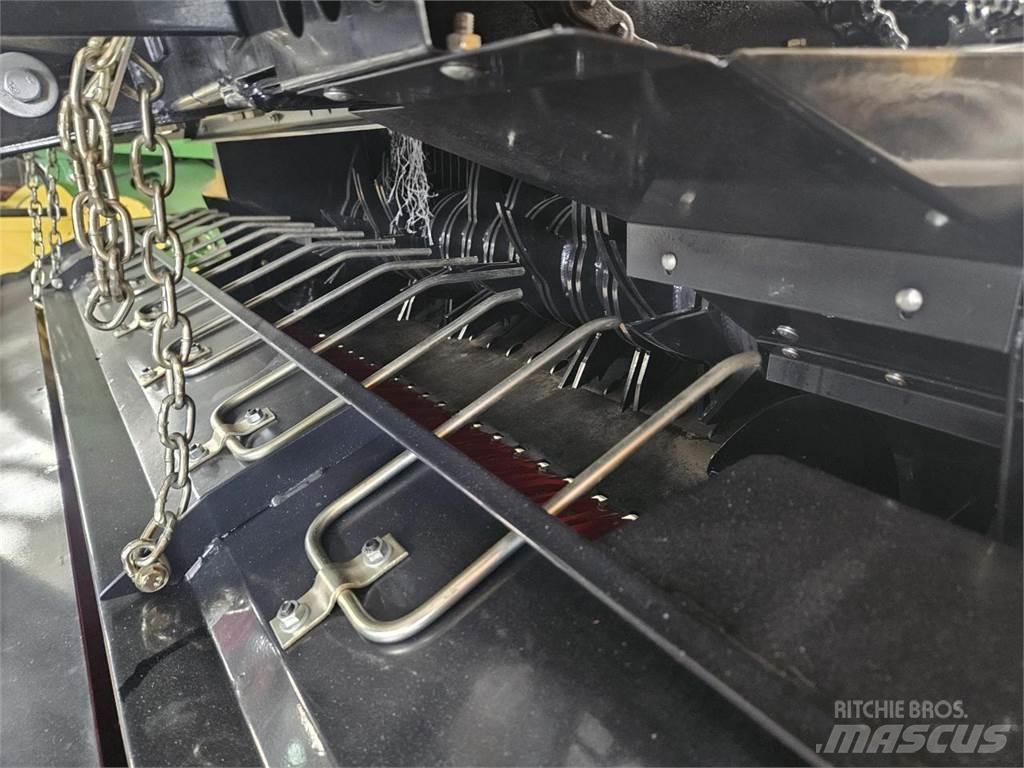 Case IH RB 344 RC Lis na válcové balíky