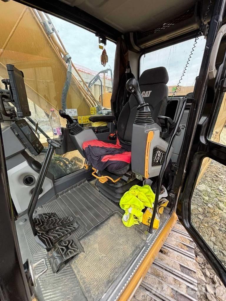 CAT 320 Pásová rýpadla