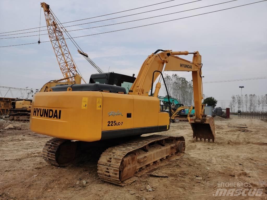 Hyundai R225LC-7 Pásová rýpadla