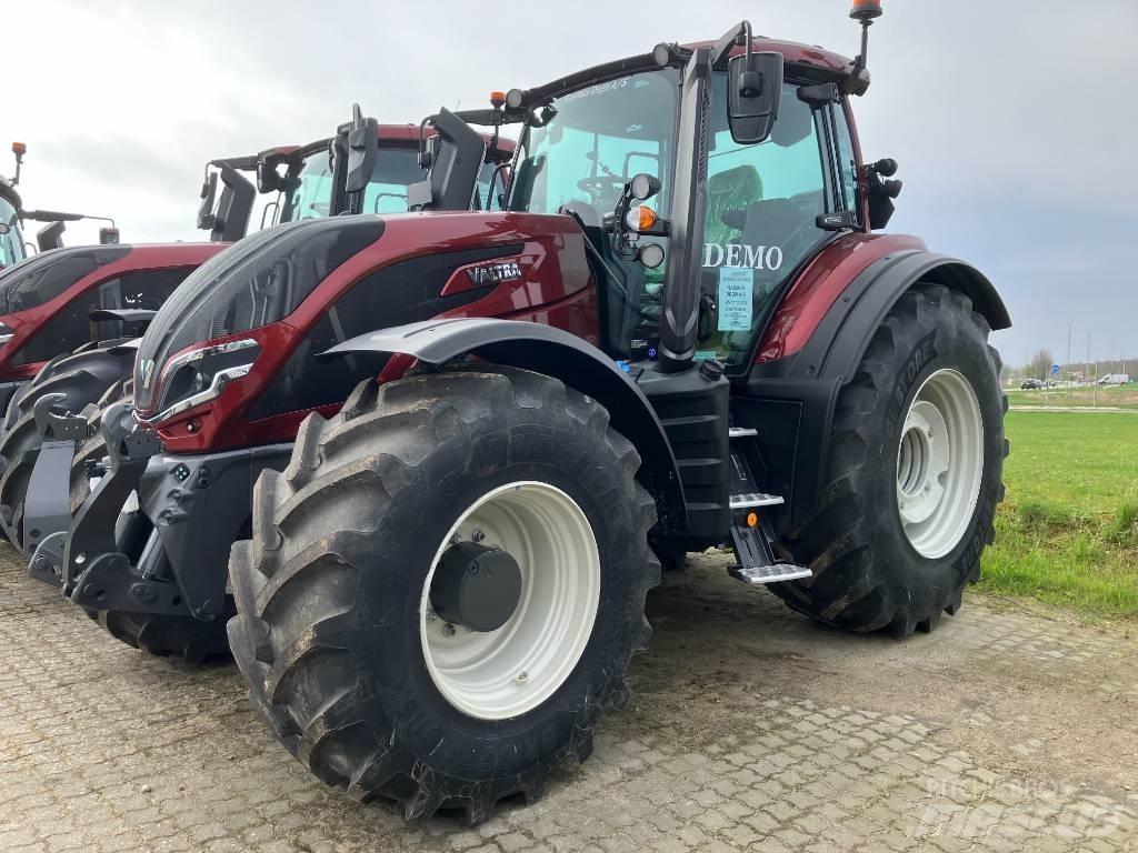 Valtra T225 Versu Traktory