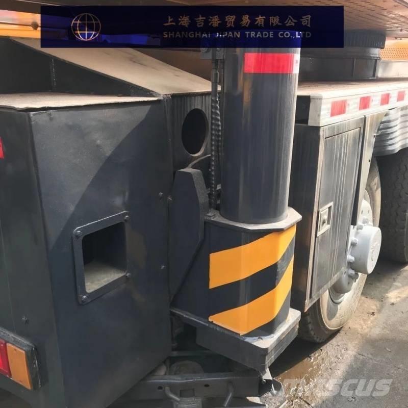 Sany STC1000 Univerzální terénní jeřáby