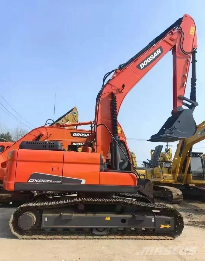 Doosan DX 225 LC Pásová rýpadla