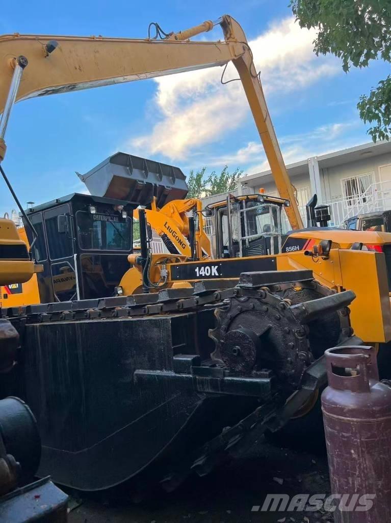 CAT 320 B L Obojživelná rypadla