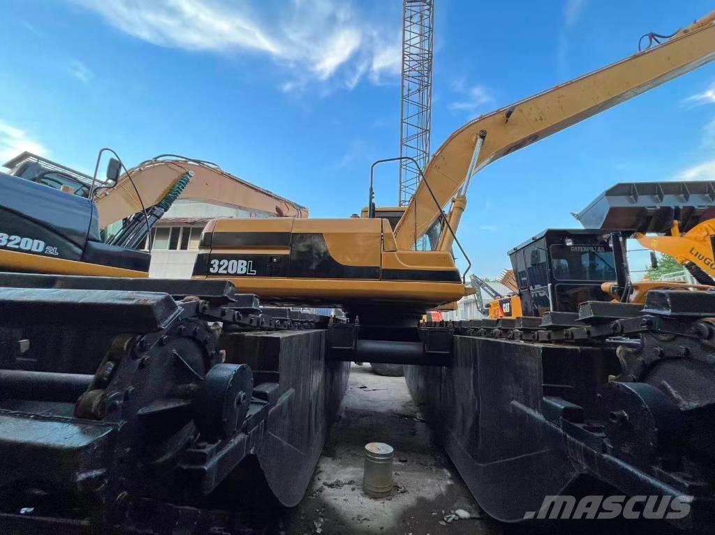 CAT 320 B L Obojživelná rypadla