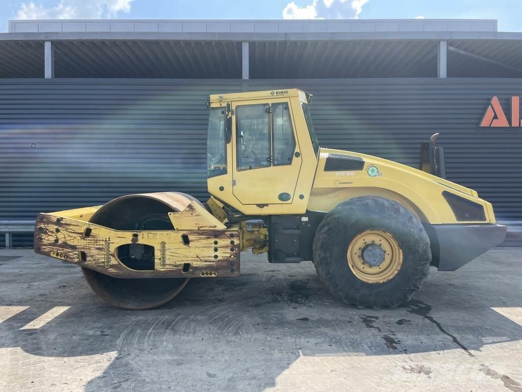 Bomag BW 216 DH-4 Tahačové válce