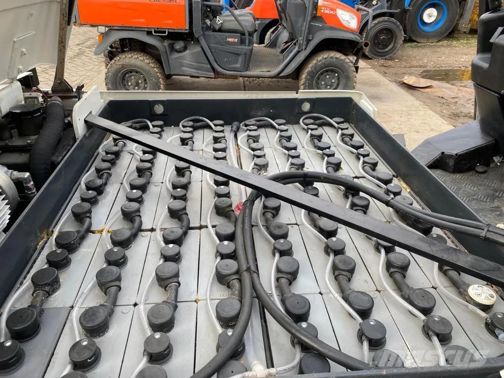 CAT EP30K-PAC Akumulátorové vozíky