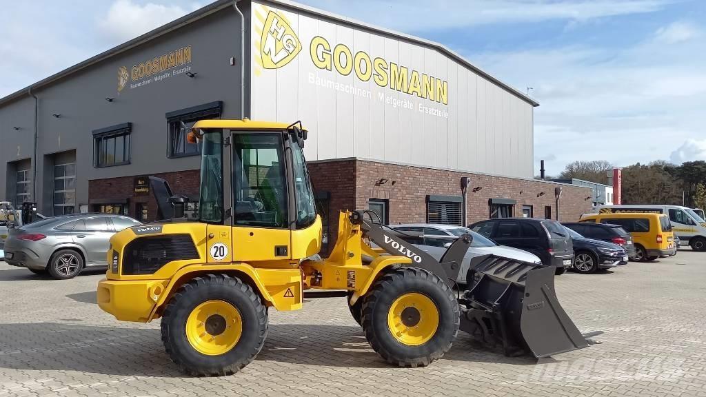 Volvo L 30 G Kolové nakladače