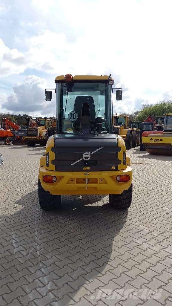 Volvo L 30 G Kolové nakladače