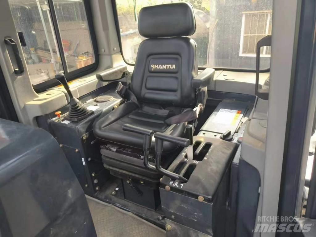 Shantui SD 16 Pásové dozery