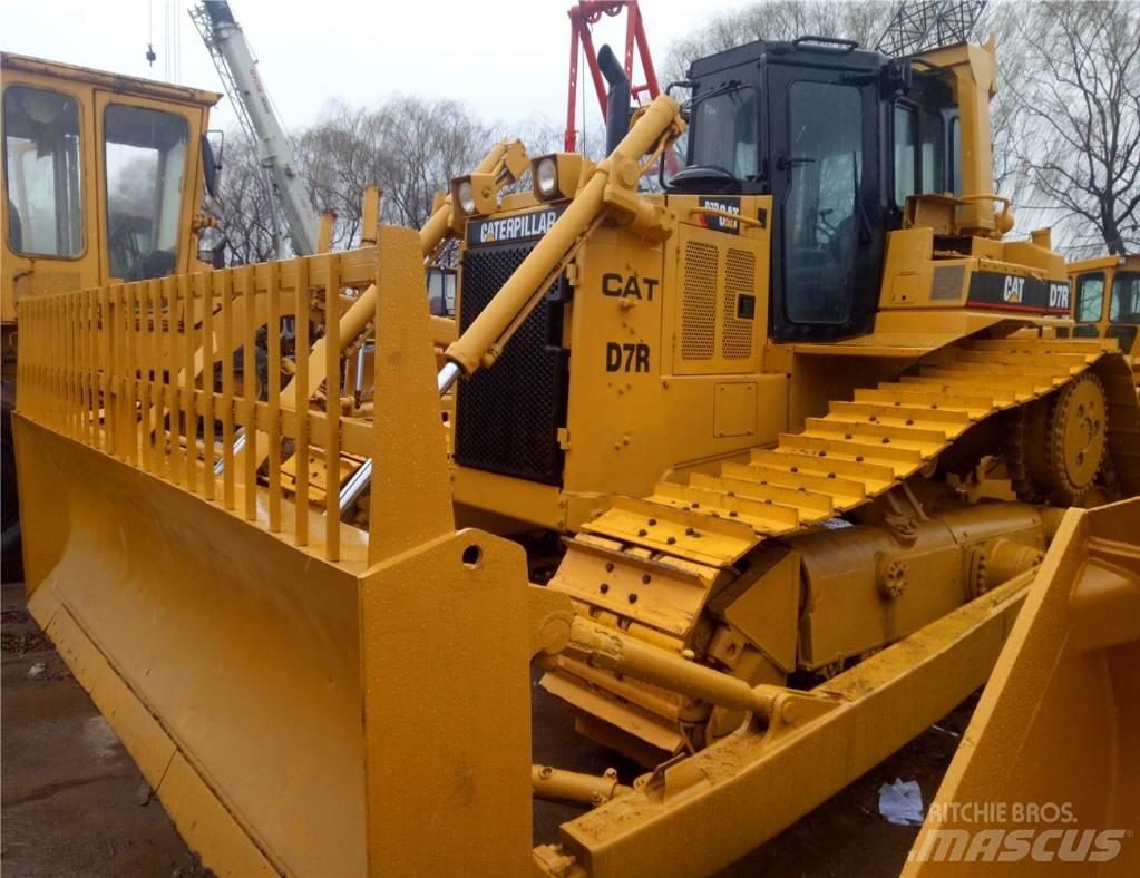 CAT D 7 R Pásové dozery