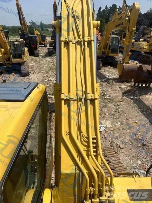 Komatsu PC220-7 Pásová rýpadla