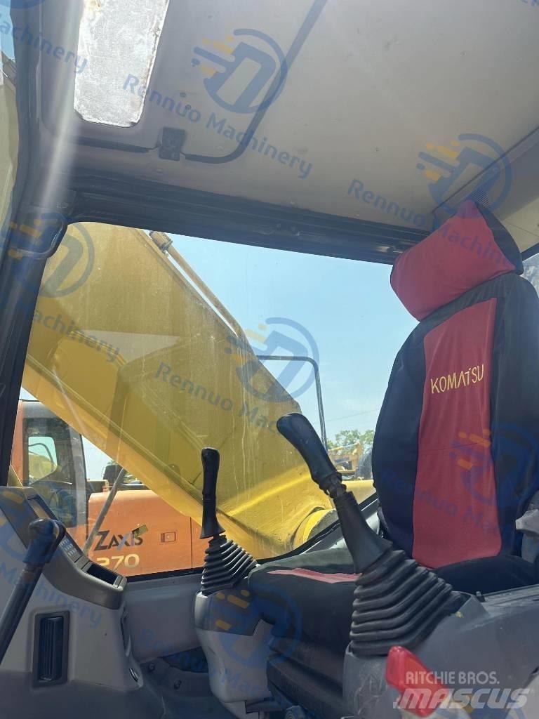 Komatsu PC220-7 Pásová rýpadla