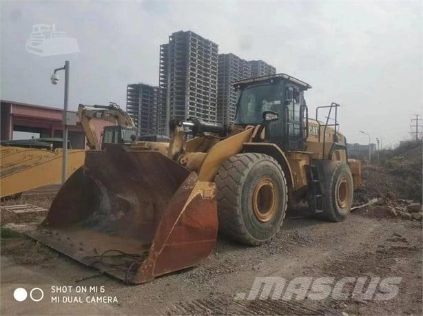 CAT 966L Kolové nakladače